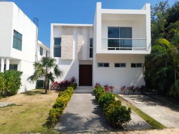 Casa en fraccionamiento en renta Playa Magna, Playa Del Carmen, Quintana Roo, México