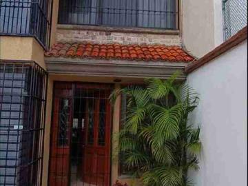 Casa en fraccionamiento en renta Plaza San Diego, Boulevard Forjadores De Puebla, San Diego Los Sauces, San Pedro Cholula, Puebla, México
