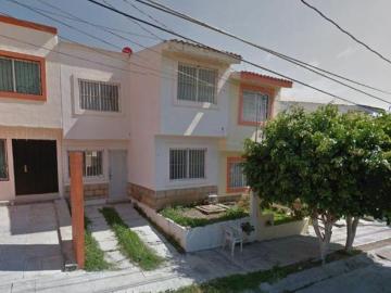 Casa en Fraccionamiento en San Fernando, Tuxtla Gutiérrez, Chiapas. CLL