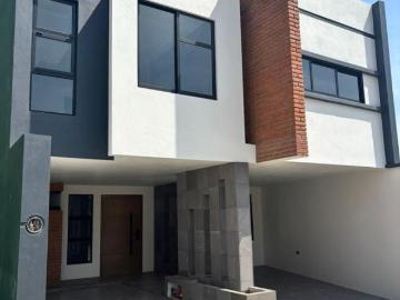 Casa en Fraccionamiento Finca de las Cumbres