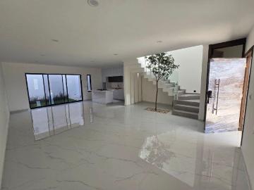 Casa en Fraccionamiento Hacienda Alejandro Plus