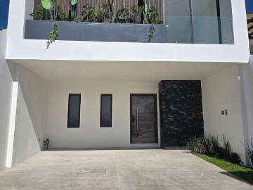 Casa en Fraccionamiento Hacienda Alejandro Plus