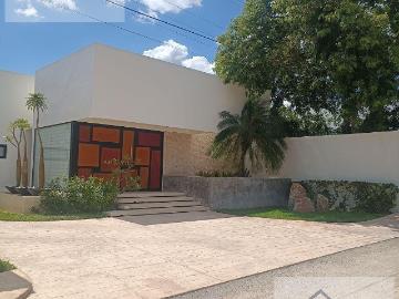 Casa en Fraccionamiento Las Margaritas de Cholul