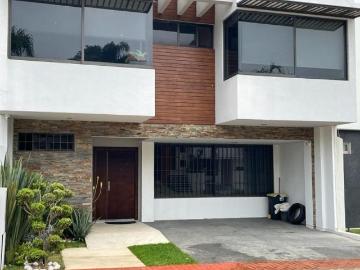 Casa en Fraccionamiento Lomas de Ahuatlán
