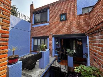 Casa en Fraccionamiento Lomas de Atzingo