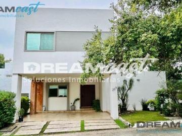 Casa en Fraccionamiento Los Encinos