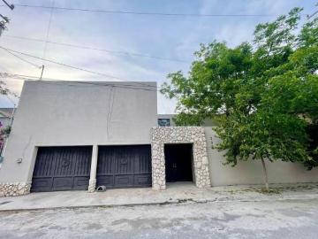 Casa en Fraccionamiento Nogalar del Campestre