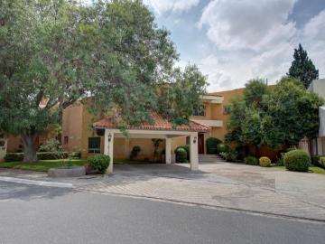 Casa en Fraccionamiento Nogalar del Campestre
