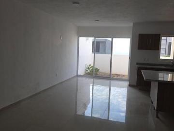 Casa en Fraccionamiento Pedregal del Bosque Zimalta