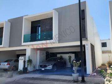 Casa en Fraccionamiento Prados de La Conquista