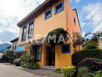 Casa en Fraccionamiento Privado a minutos de Coyoacán con arquitectura pintoresca