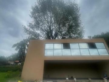 Casa en FRACCIONAMIENTO PRIVADO ARCOS DE LA CASCADA ATRAS DE COSTCO