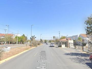CASA EN FRACCIONAMIENTO PUERTA DEL HIERRO, MONTERREY! REMATE!