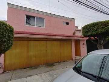Casa en Guadalajara zona de plusvalía Bosques de la Victoria