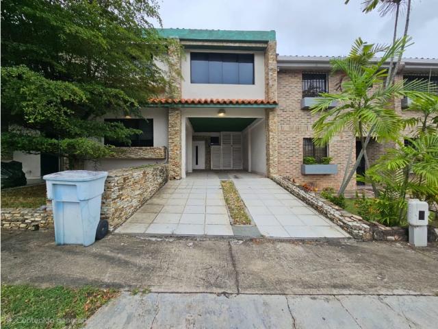 CASA EN GUATAPARO, VALENCIA. RES PARQUE MIRADOR. SIRISD 104