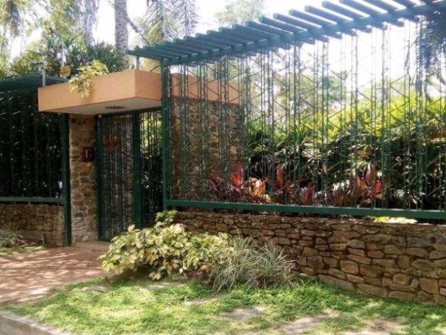 CASA EN GUATAPARO COUNTRY CLUB