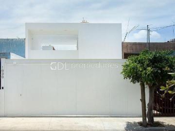 CASA EN INDEPENDENCIA