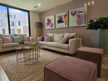 Casa de 3 Niveles con baño completo en cada Recámara y Sala de TV a un costado de Plaza Antea Qro