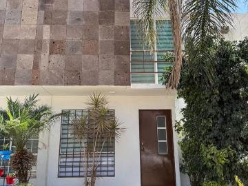 Casa en Jardines de los Naranjos con 2 Rec?maras