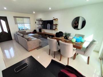 Casa en Jardines Del Valle