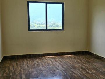 CASA EN LUVIANOS