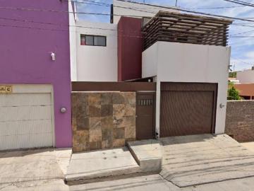 CASA EN L. DE BERNARDEZ ZACATECAS, CERCA DE CLUB DE GLOF, HOSPITAL, PLAZA COMERCIAL Y VIAS RAPIDAS