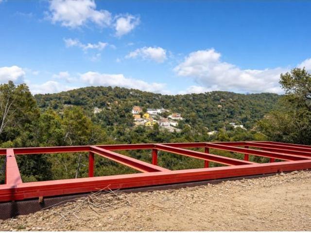 Casa en La Floresta en construcción de 385m totalmente personalizable. Entrega en septiembre 2026