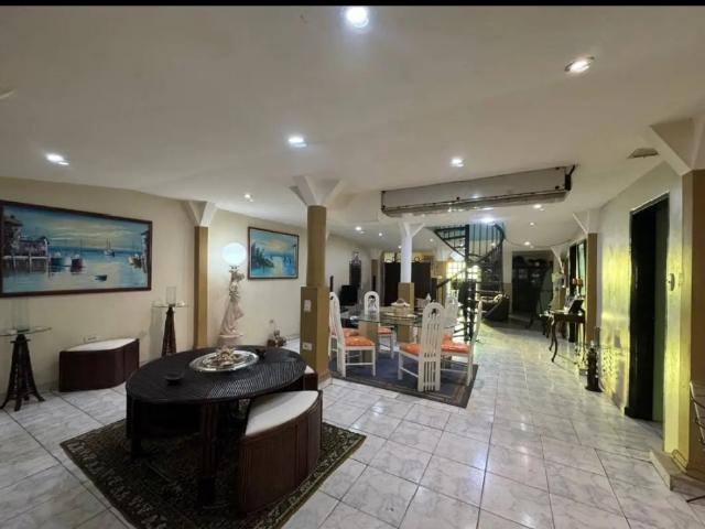 CASA EN LA URB. VISTA ALTA BARCELONA VE49 104BN YALV