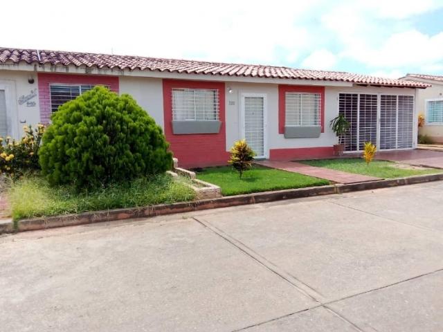 CASA EN LA URB. CAMPO CLARO EL TIGRE VE02 2157ET HPER