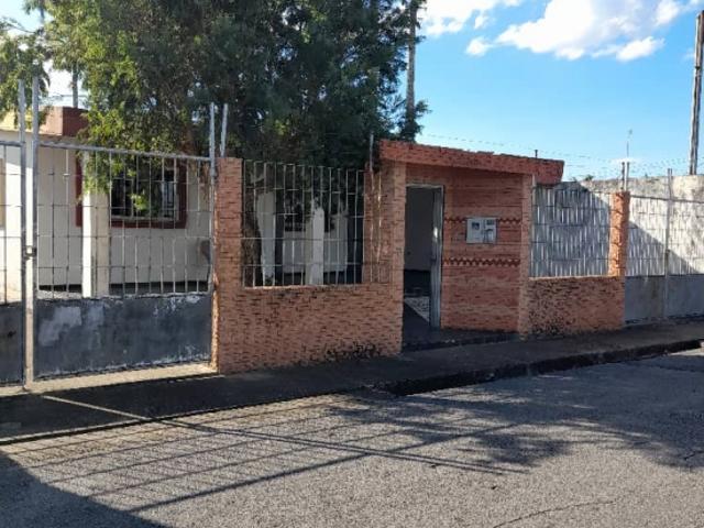 CASA EN LA URB JOSE GREGORIO VE02 1647ZE YPAD