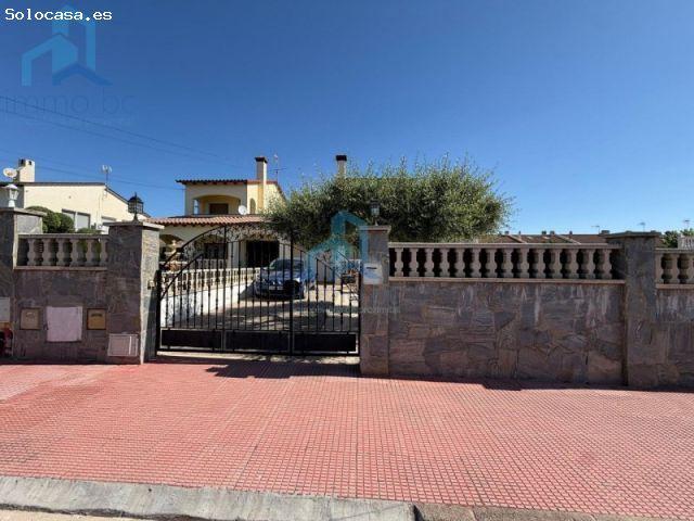 Casa en la Urb. La Plana, en Creixell