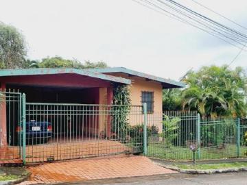 Casa en Las Cumbres cerca del Metro – Acceso rápido y conveniente