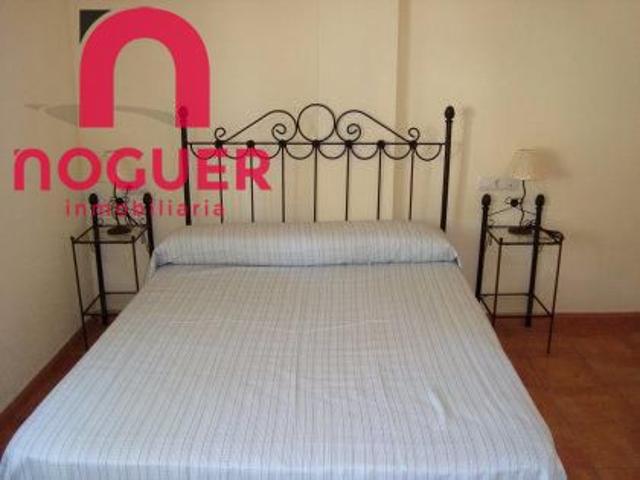 CASA EN LAS JARAS CON 3 DORM 2 BAÑOS, ASEO, 700M2. POR 175.000€