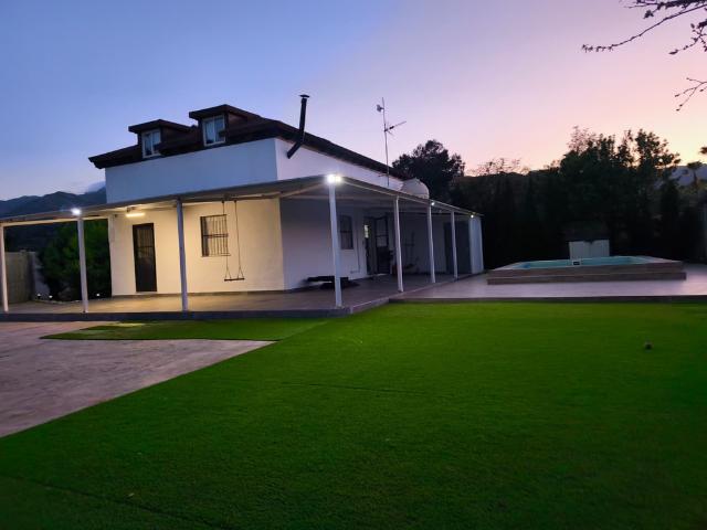Casa en Llaurí – entorno natural y tranquilo
