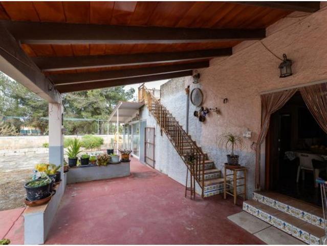 Casa en Llucmajor con amplios espacios y buena conectividad