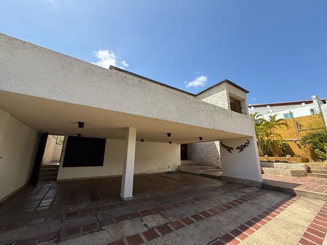 CASA EN LOMAS DE CHULAVISTA EN VENTA 5H 7B 5P