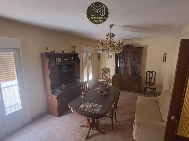 CASA EN LOS VILLARES