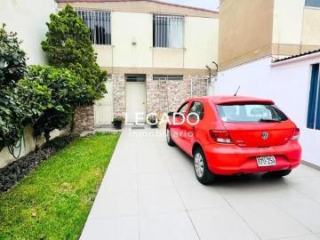 Casa en LOS GLADIOLOS