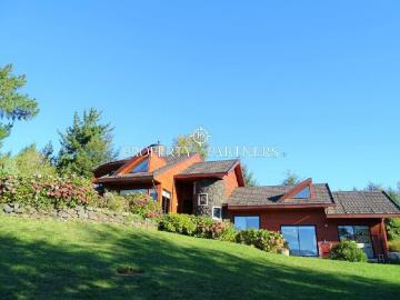 Casa en Pucón, Club de Campo los Riscos