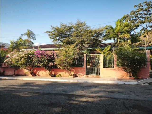CASA EN PUEBLO DE SAN DIEGO, SAN DIEGO. RES LAS MOROCHAS. SDANIT 54