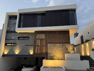 Casa en Puerta del Bosque en Venta en Zapopan