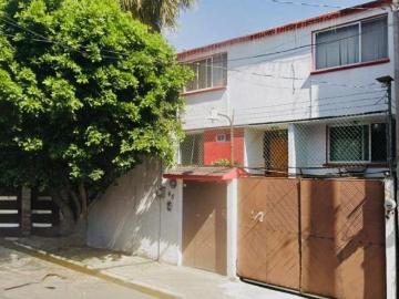 CASA EN PASEOS DE TAXQUEÑA A MINUTOS DE TAXQUEÑA Y CALZADA DE TLALPAN