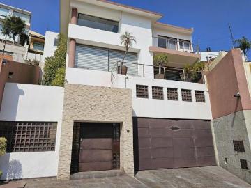 Casa en Pedregal de Echegaray muy iluminada, con múltiples espacios