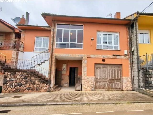 CASA EN PELUGANO, ALLER ASTURIAS CON ALMACÉN Y TERRAZA ACRISTALADA