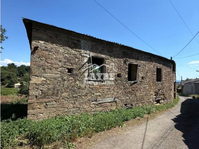 CASA EN PIEDRA PARA REFORMAR EN GUNTÍN DE BÓVEDA