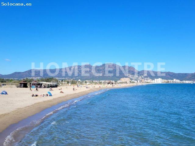 Casa en planta baja con 4 dormitorios y cerca de la playa