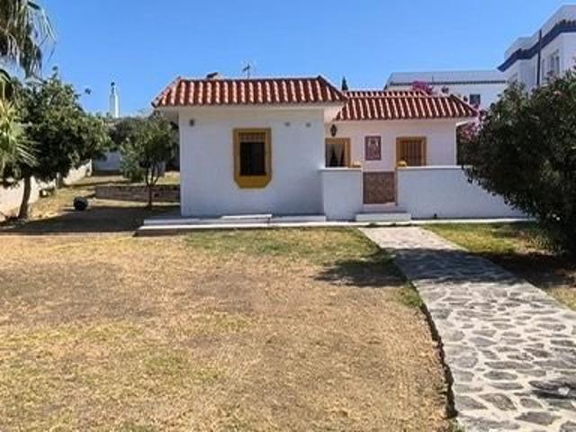 Casa en planta baja junto a la ensenada de Bolonia. Consta d. 110m² Tarifa