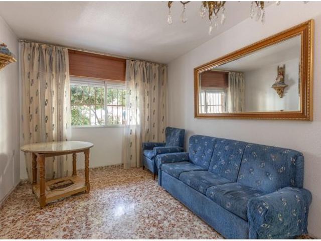 CASA EN PLENO CENTRO DE MARACENA!