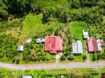 CASA EN POTRERILLOS EN MEDIO DE EXTENSO VERDOR