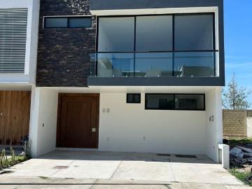 Casa en pre venta dentro de coto Maya en Valle Imperial, Zapopan